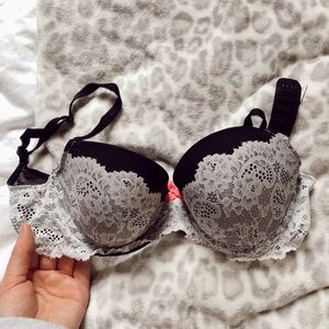 VICTORIA’s SECRET bra 32D